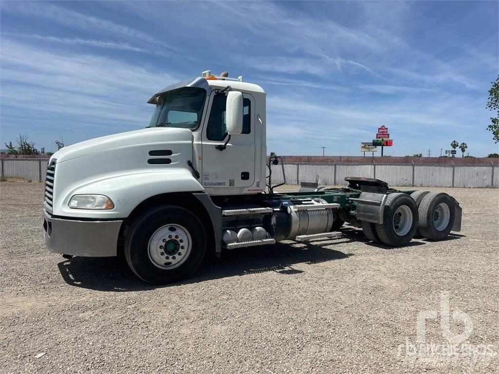 Mack CXU613 트랙터 유닛
