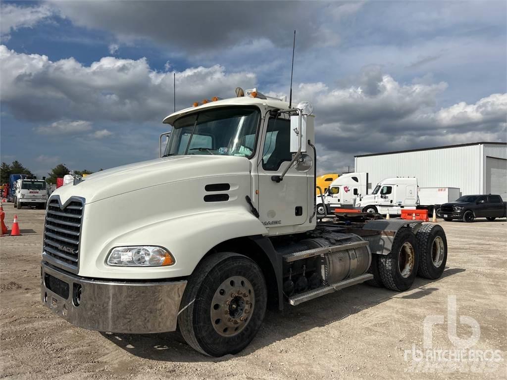Mack CXU613 트랙터 유닛