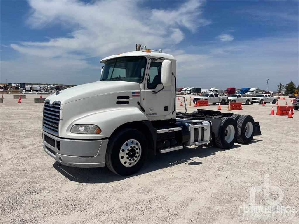 Mack CXU613 트랙터 유닛