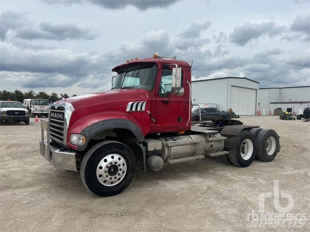 Mack GU713 트랙터 유닛