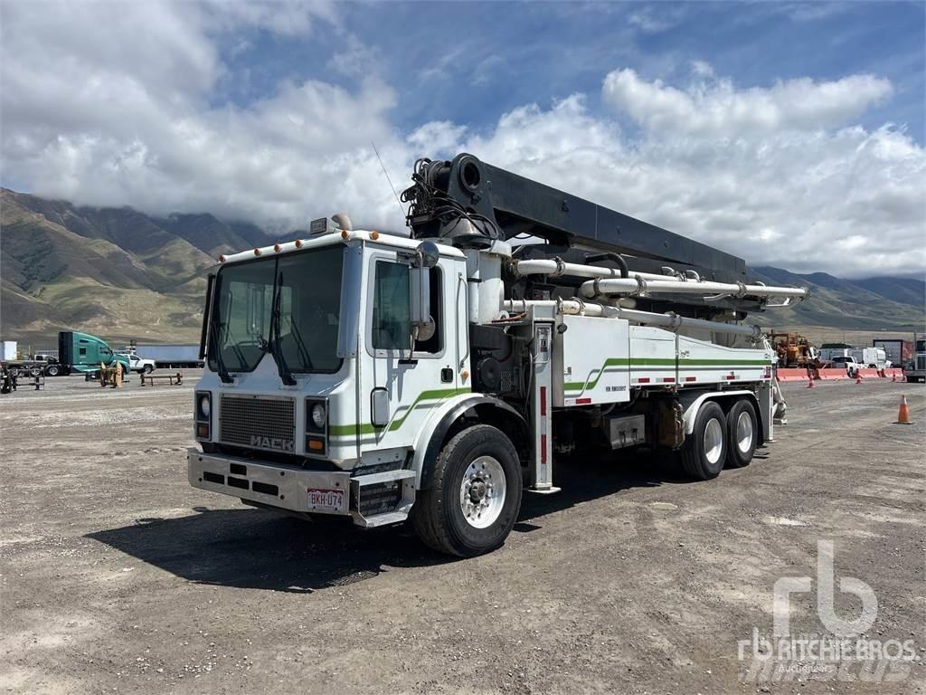Mack MR688S 콘크리트 믹서트럭