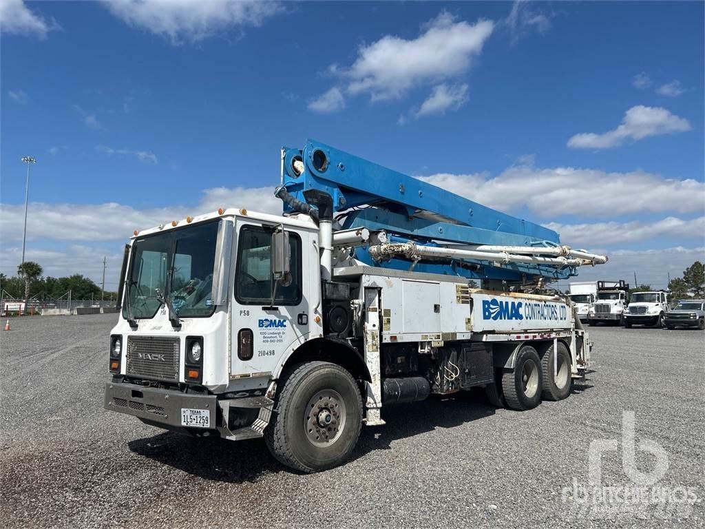 Mack MR688S 콘크리트 믹서트럭