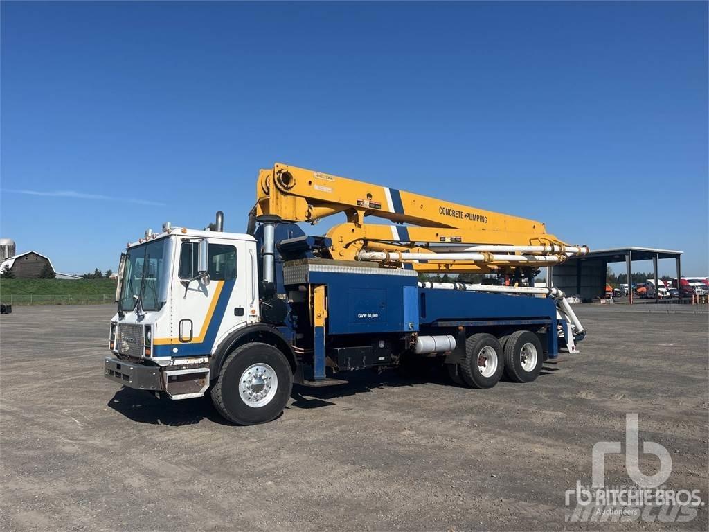 Mack MR688S 콘크리트 믹서트럭