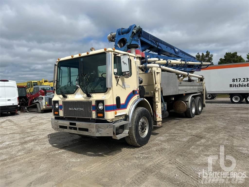 Mack MR688S 콘크리트 믹서트럭