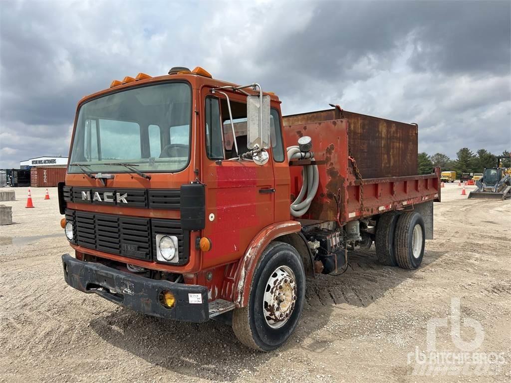 Mack MS200 급수차