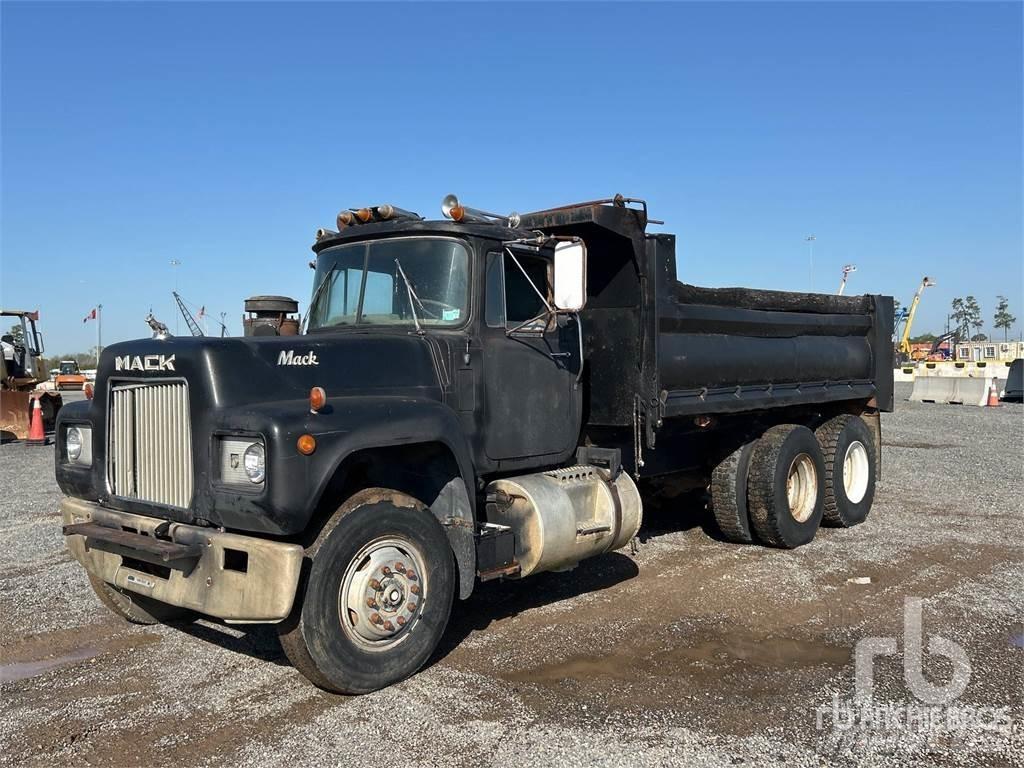 Mack R612 덤프 트럭