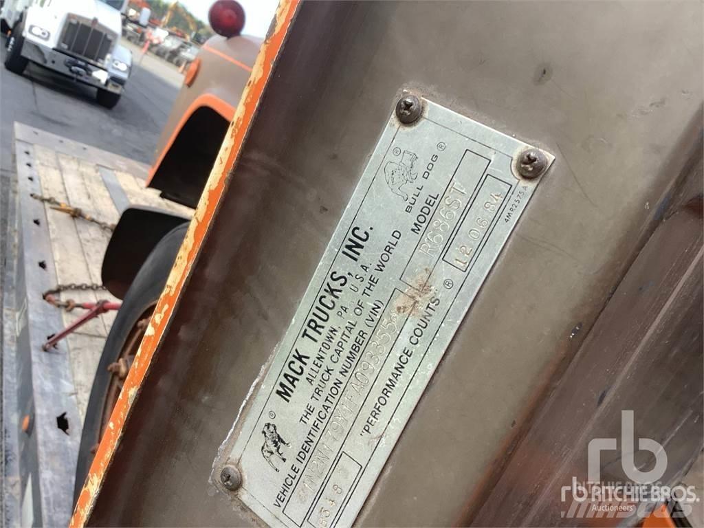Mack R685ST 트랙터 유닛