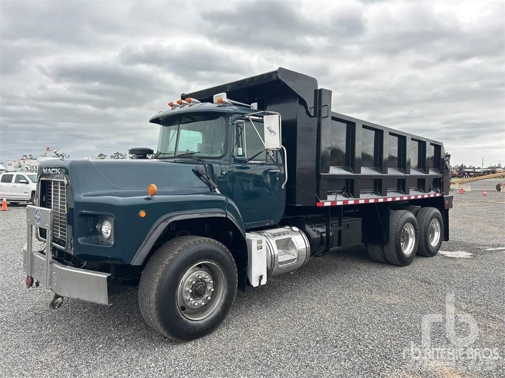 Mack RB688S 덤프 트럭