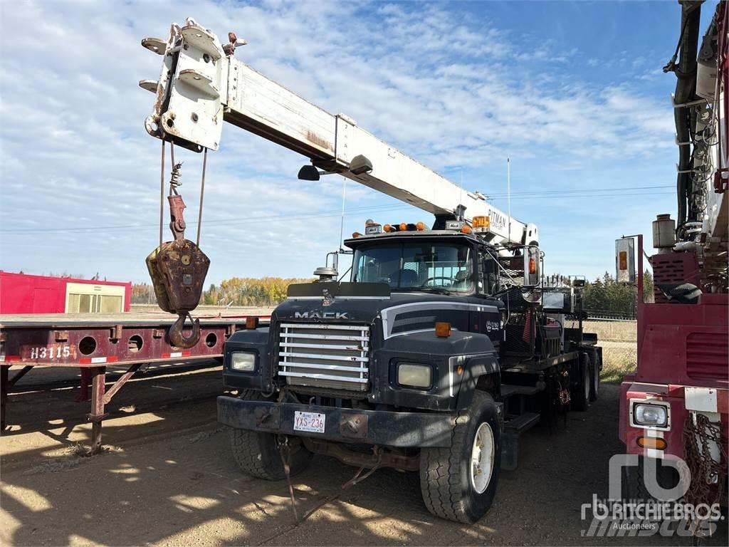 Mack RD688S 크레인 트럭