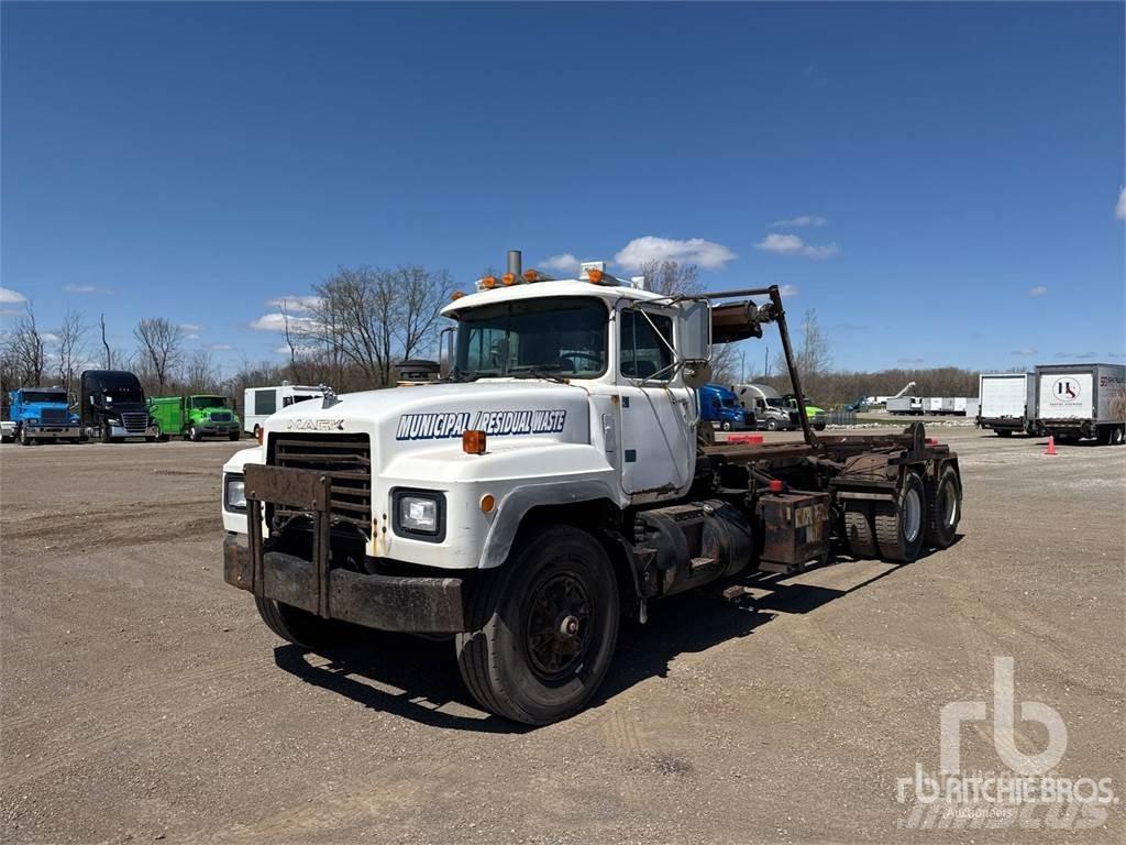Mack RD688S 케이블 리프트 탈착식 트럭