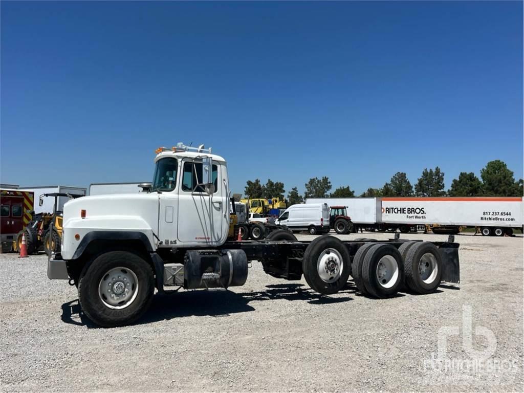 Mack RD688S 새시 운전실 트럭
