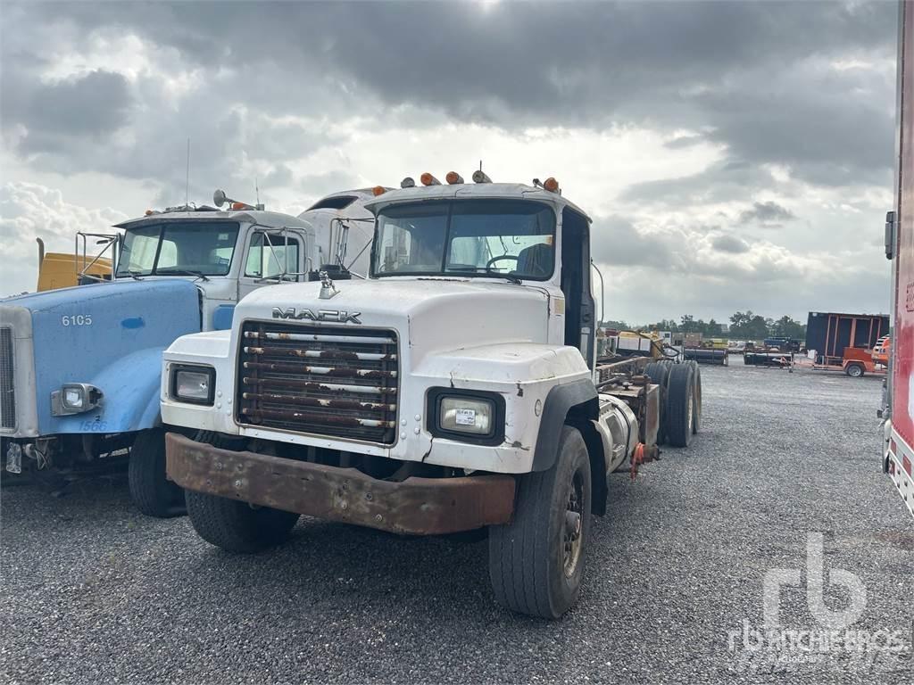 Mack RD688S 새시 운전실 트럭