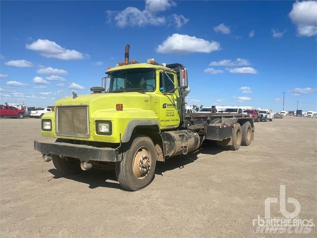 Mack RD688ST 케이블 리프트 탈착식 트럭