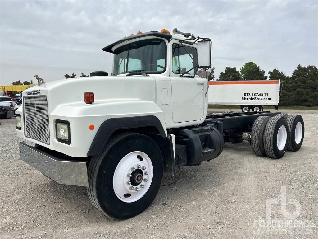 Mack RD690S 새시 운전실 트럭