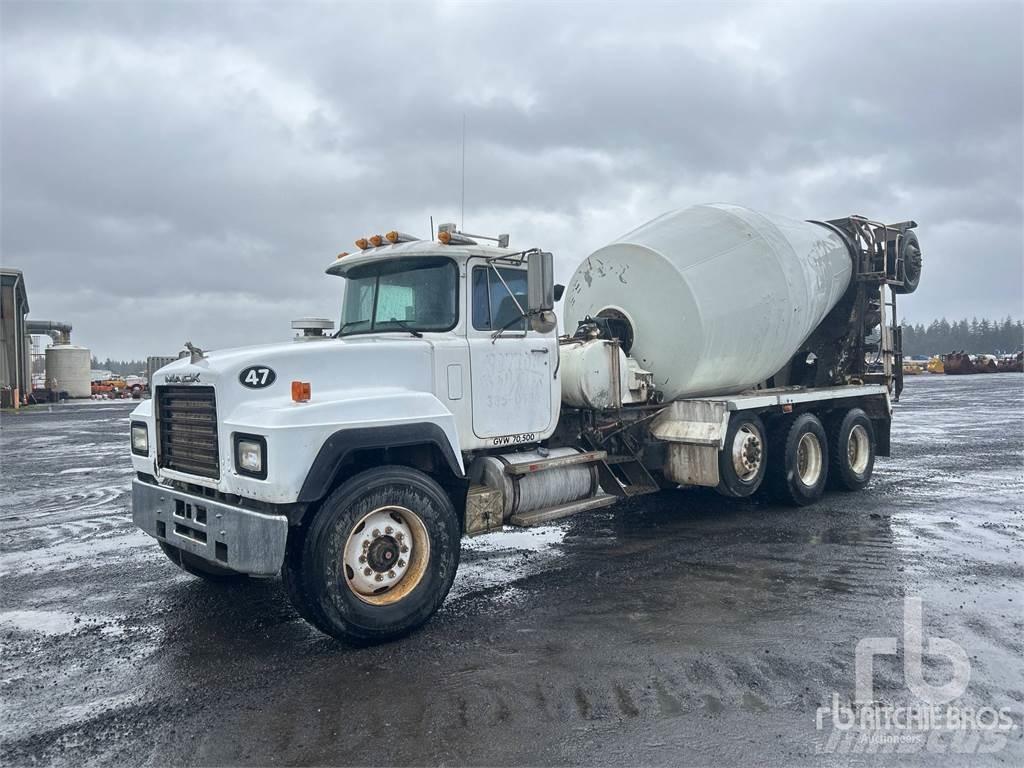 Mack RD690S 콘크리트 믹서트럭
