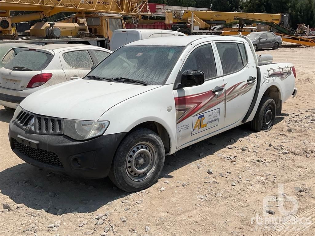 Mitsubishi L200 픽업/드롭사이드