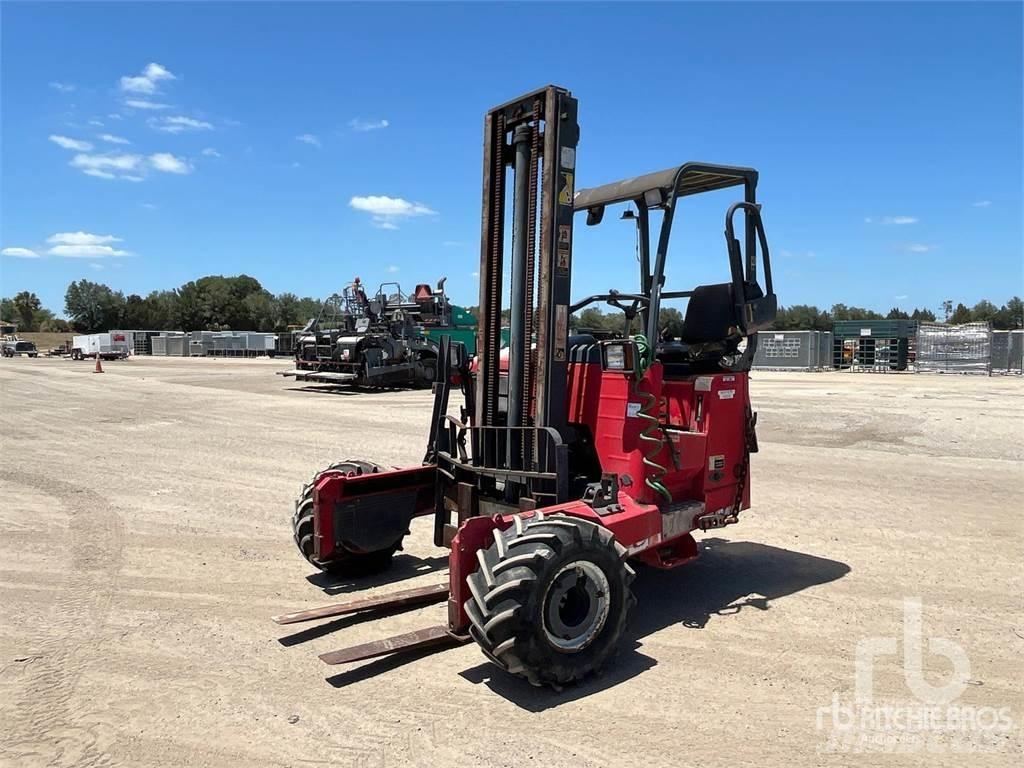 Moffett M55 험지용 트럭