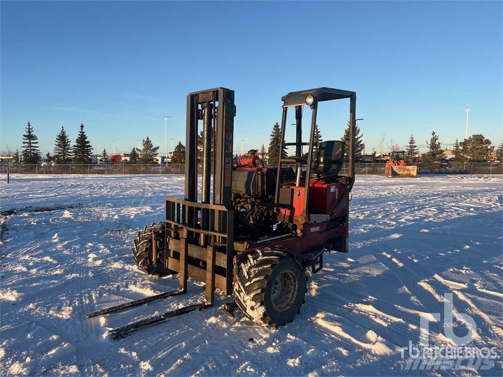 Moffett M5500 험지용 트럭