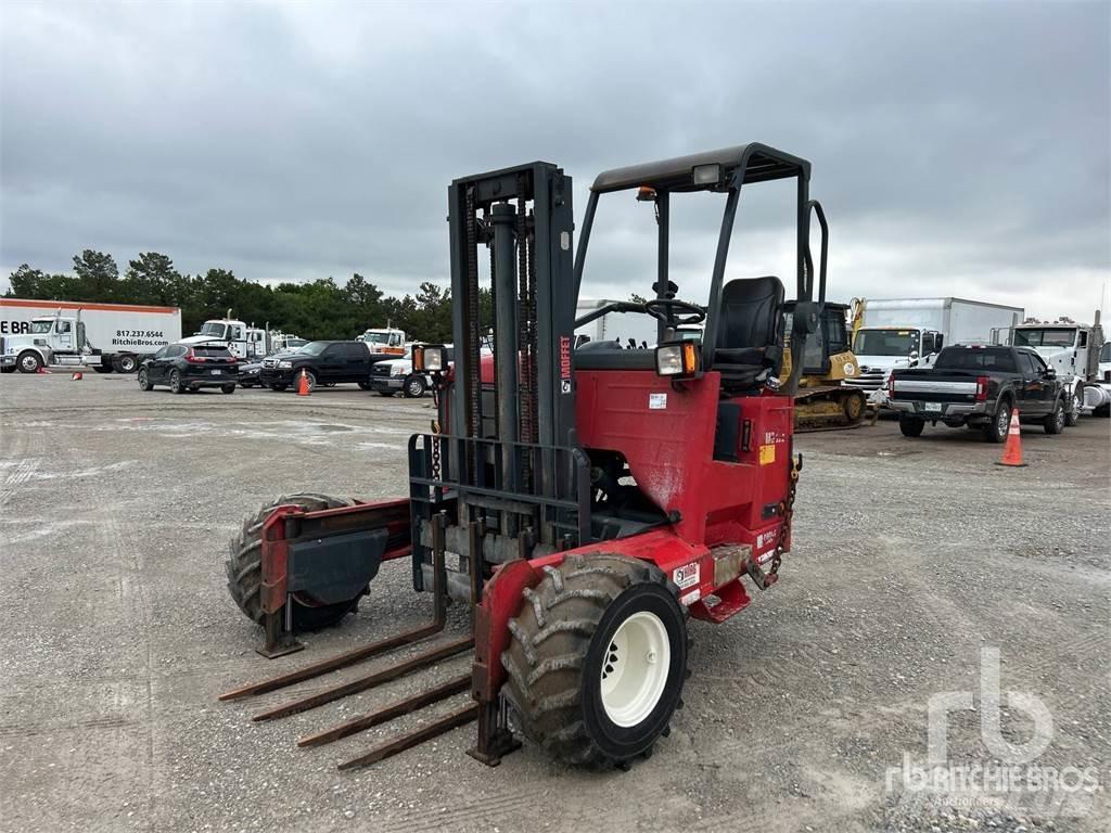 Moffett M8 55.3 험지용 트럭