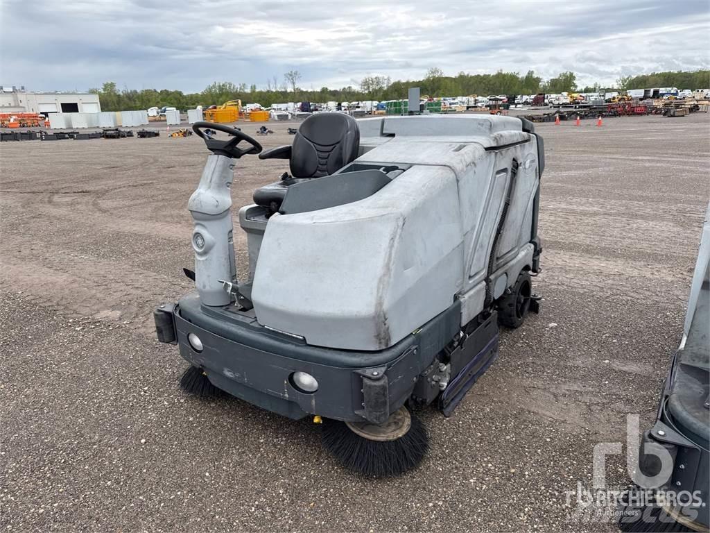 Nilfisk SC8000 도로 청소차