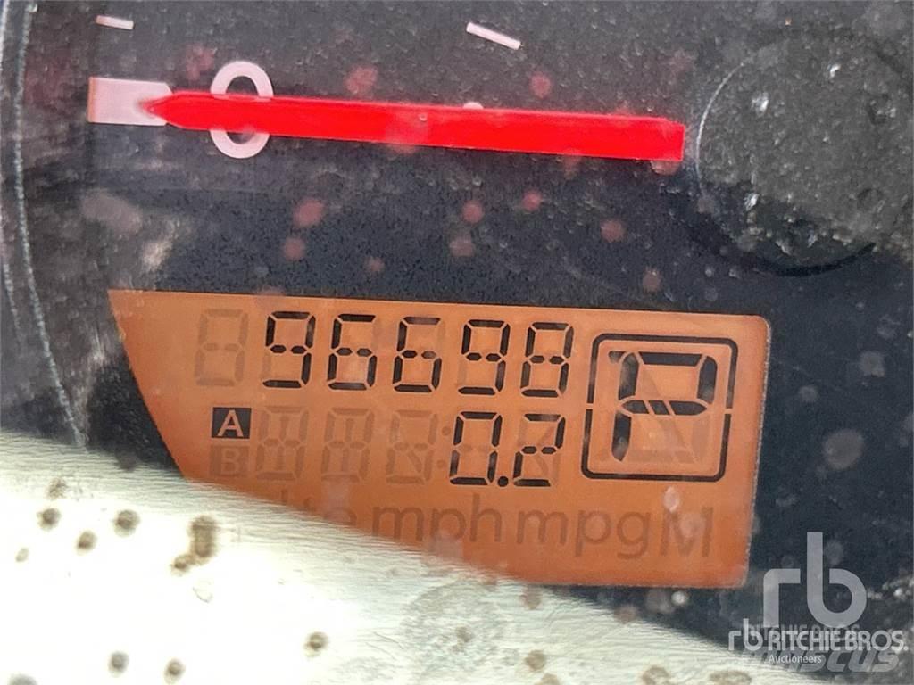 Nissan FRONTIER 픽업/드롭사이드
