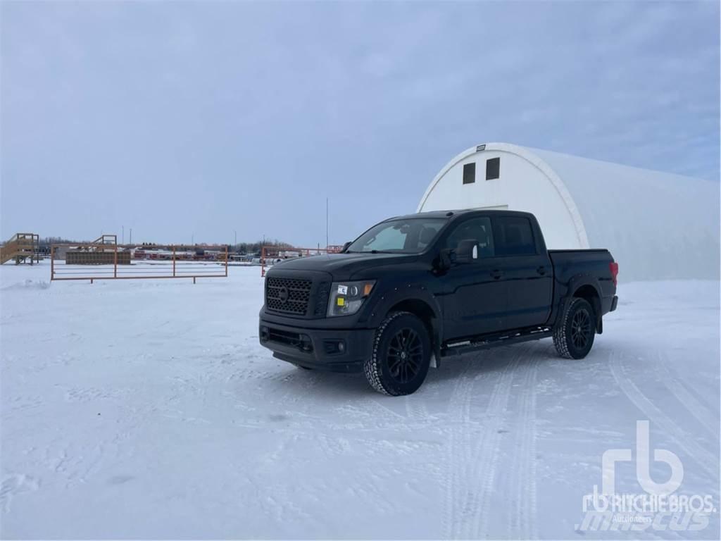 Nissan TITAN 픽업/드롭사이드