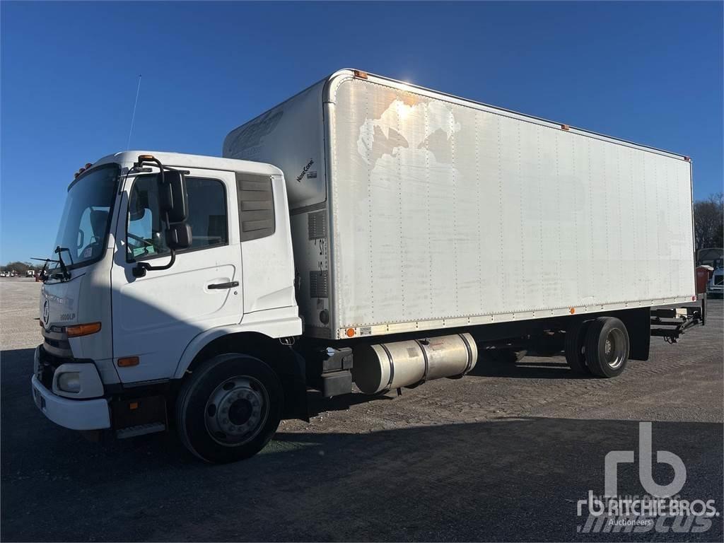 Nissan UD2600 패널 화물차