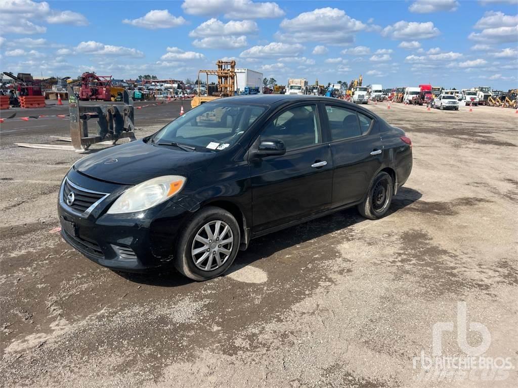 Nissan VERSA 자동차