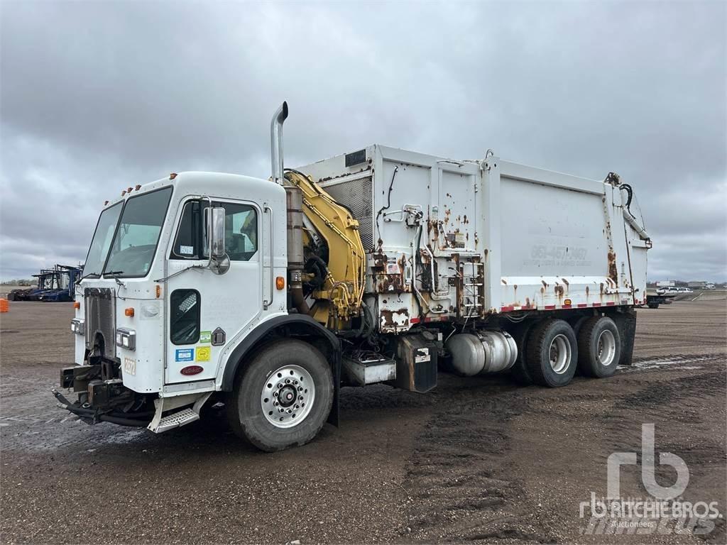 Peterbilt 320 폐기물 수거 트럭