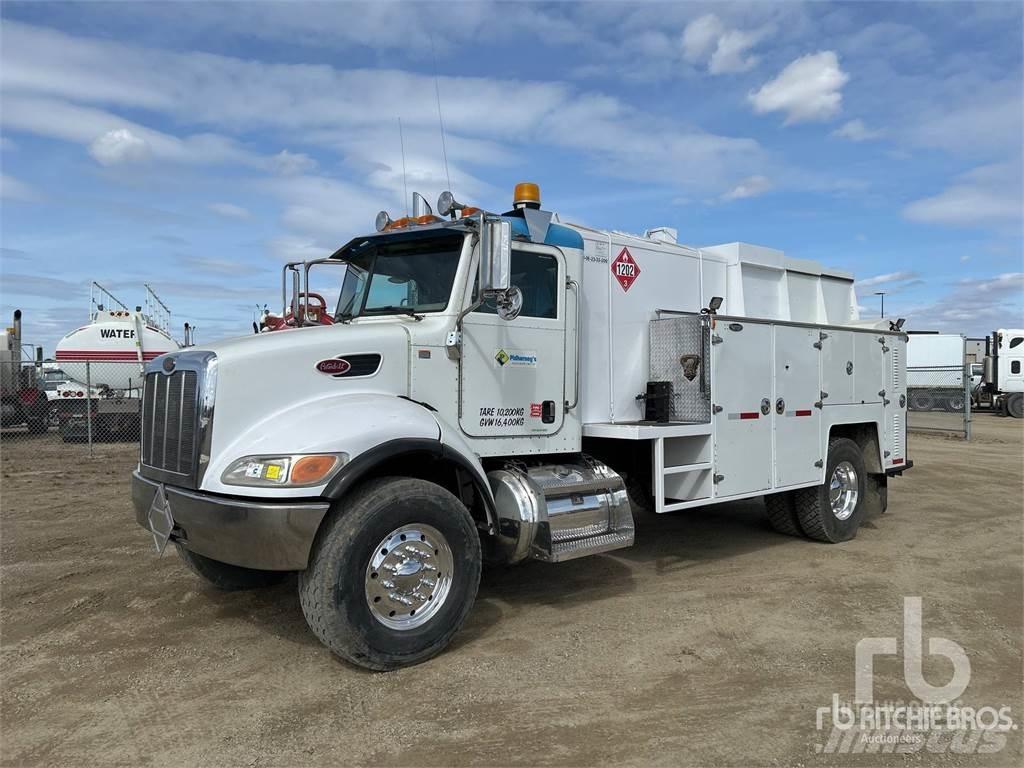 Peterbilt 335 탱커 트럭