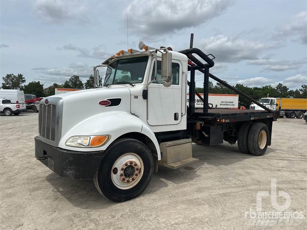 Peterbilt 335 크레인 트럭