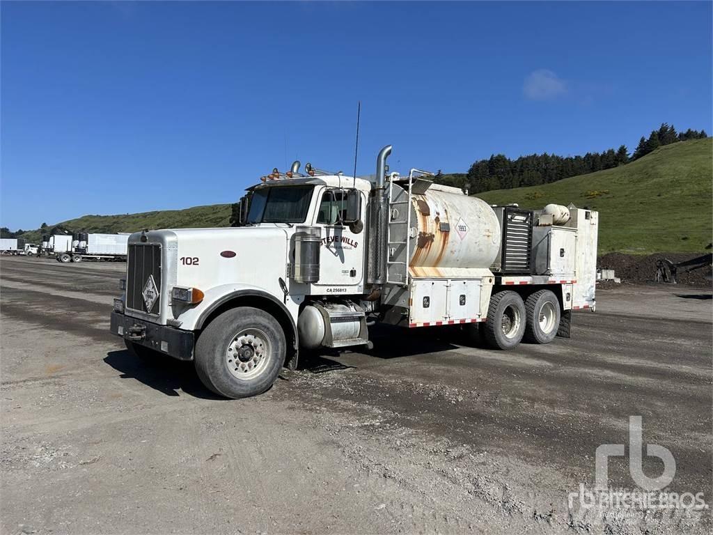 Peterbilt 357 탱커 트럭