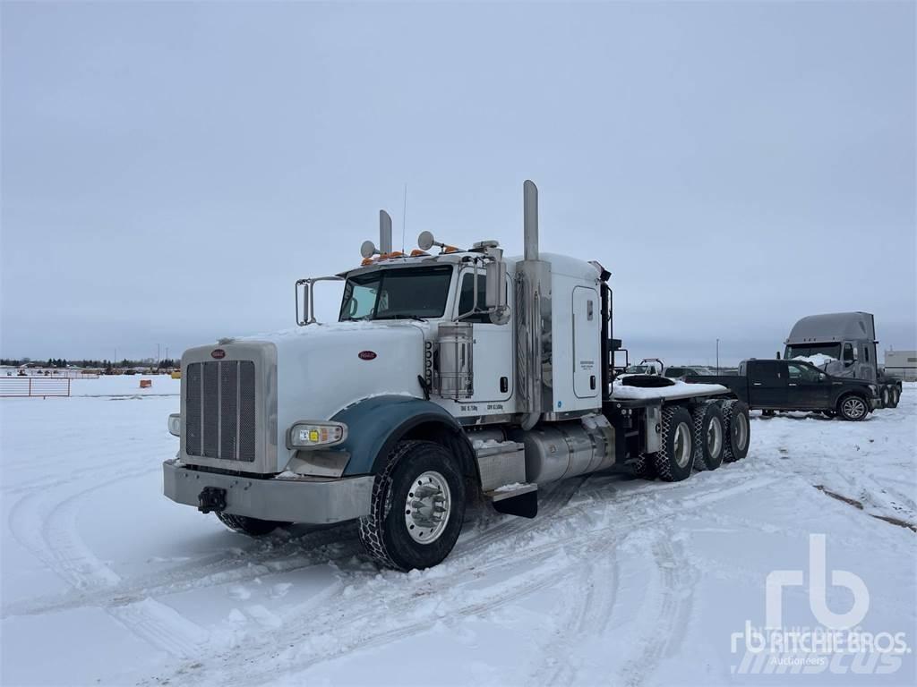 Peterbilt 367 플랫베드/윈치 트럭