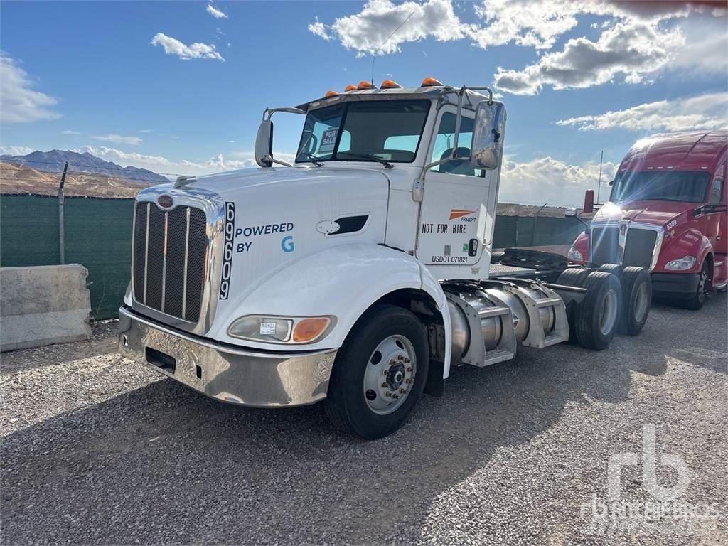 Peterbilt 384 트랙터 유닛