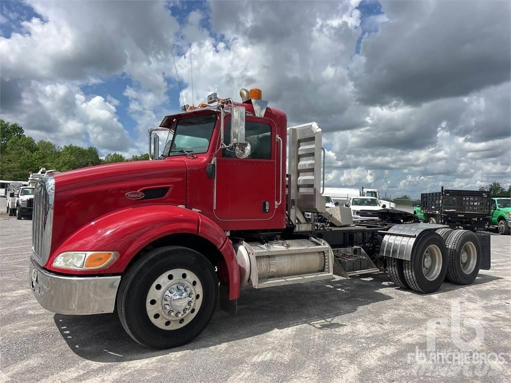 Peterbilt 384 트랙터 유닛