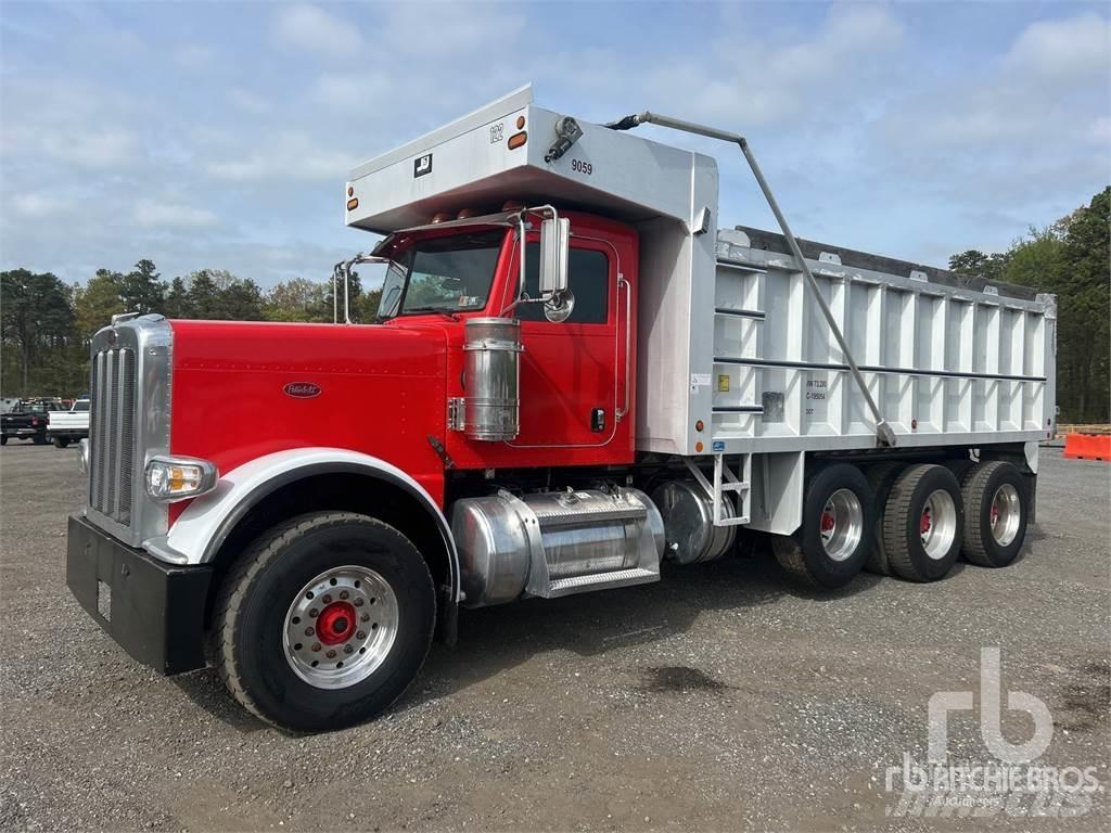 Peterbilt 388 덤프 트럭