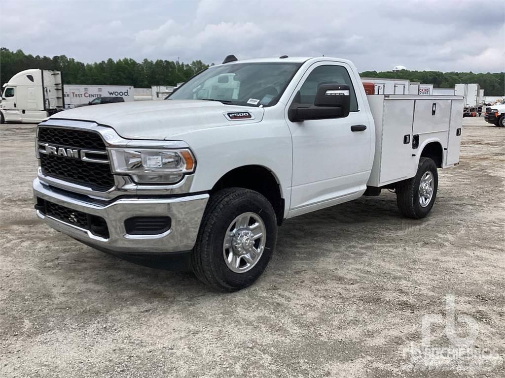 RAM 2500 시립/다목적 차량