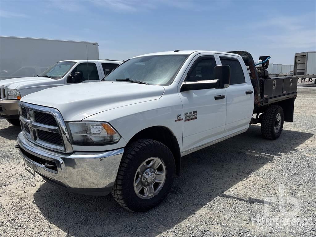 RAM 3500 플랫베드/드롭사이드 트럭