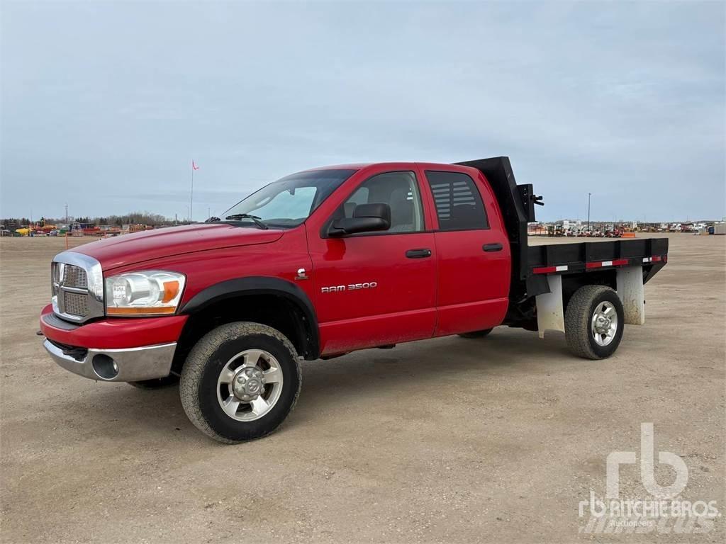 RAM 3500 플랫베드/드롭사이드 트럭