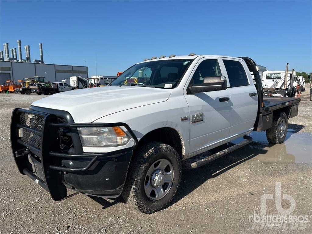 RAM 3500 플랫베드/드롭사이드 트럭