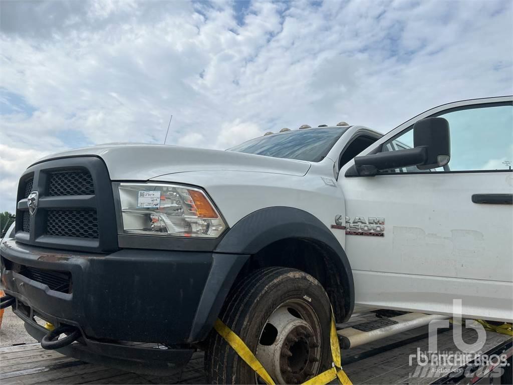 RAM 4500 플랫베드/드롭사이드 트럭