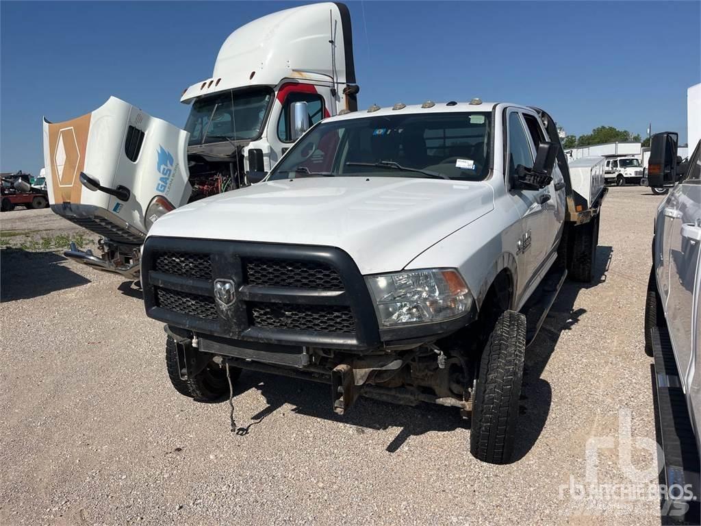 RAM 5500 플랫베드/윈치 트럭