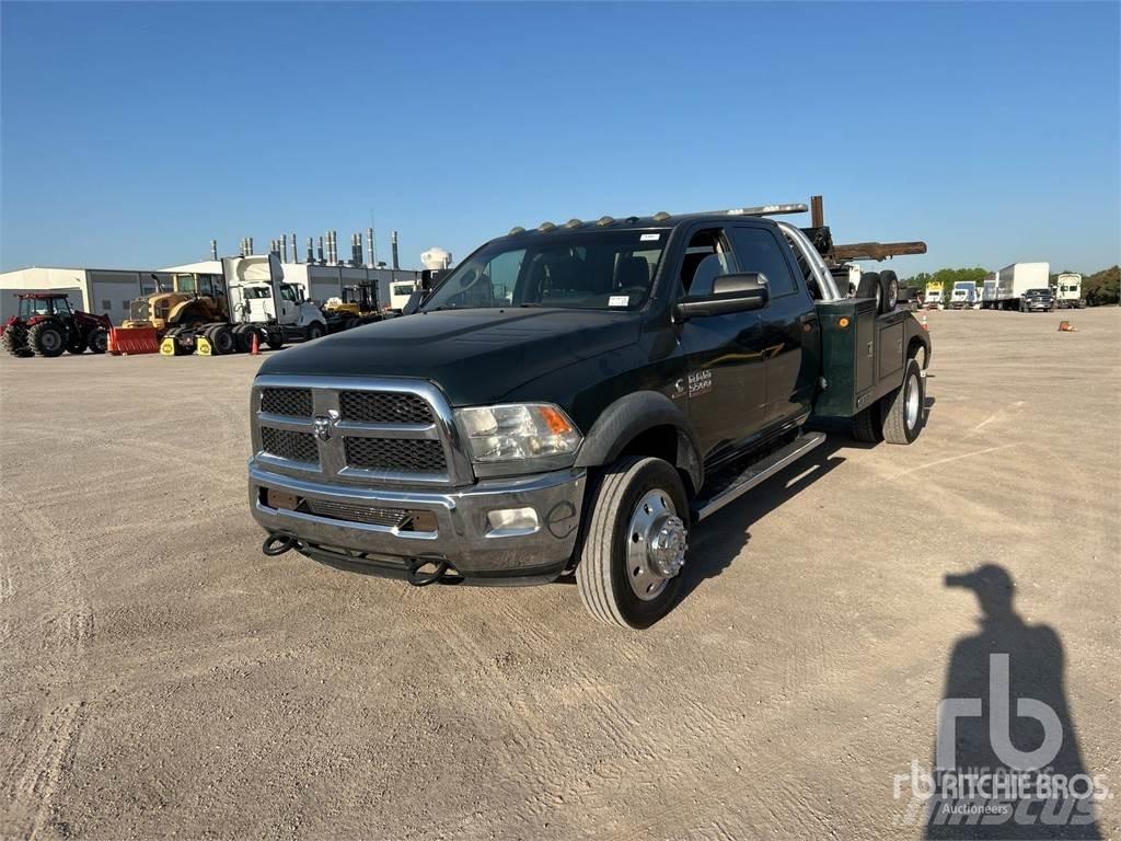 RAM 5500 플랫베드/윈치 트럭