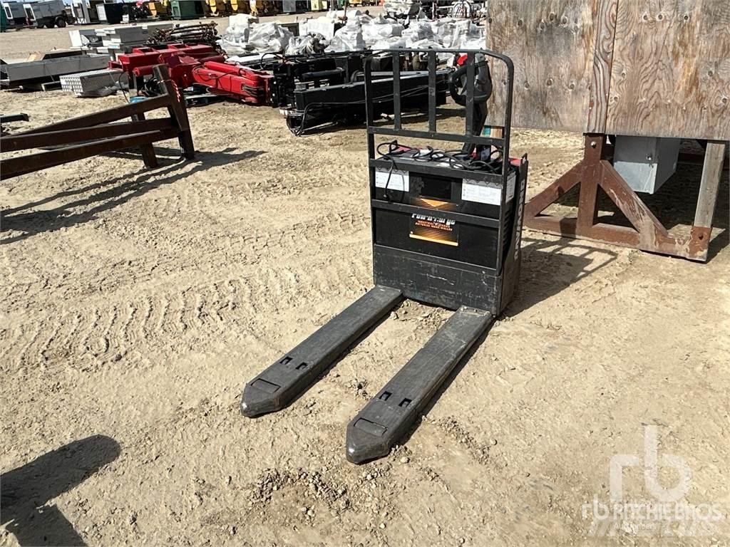 Raymond 8210 팔레트랙