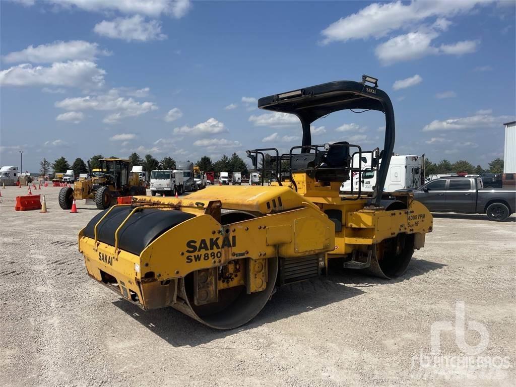 Sakai SW880 트윈 드럼 롤러