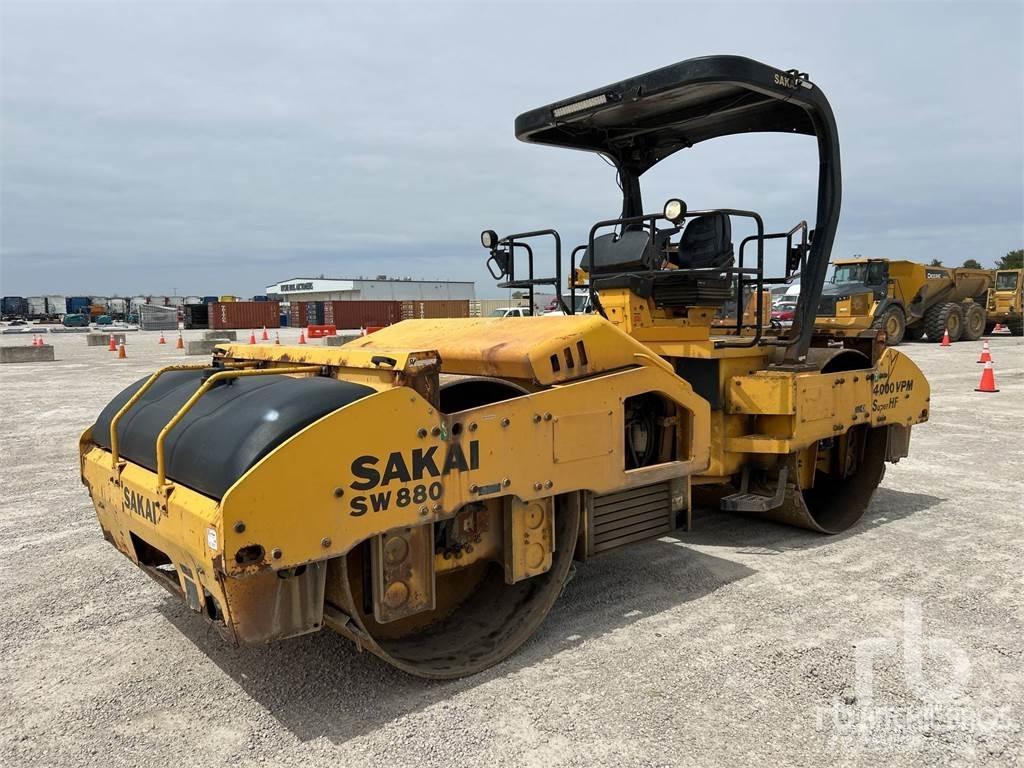 Sakai SW880 트윈 드럼 롤러