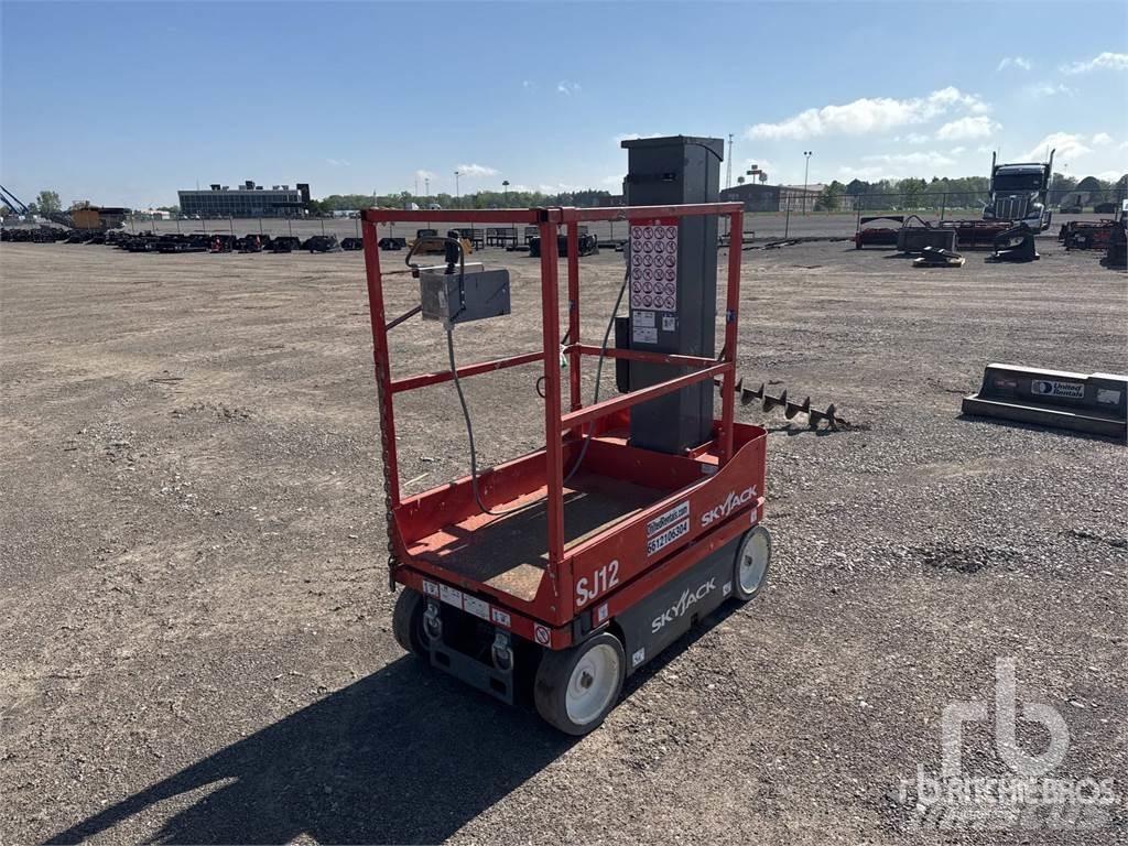 SkyJack SJ12 관절형 전동이동 리프트