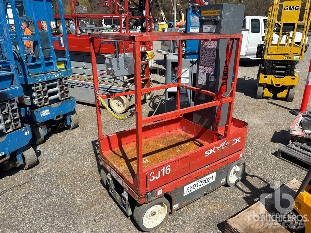 SkyJack SJ16 관절형 전동이동 리프트