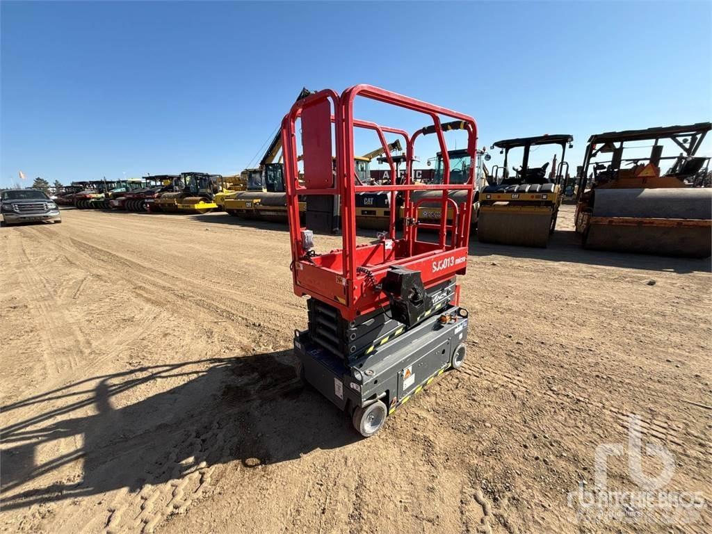 SkyJack SJ3013 가위형 리프트