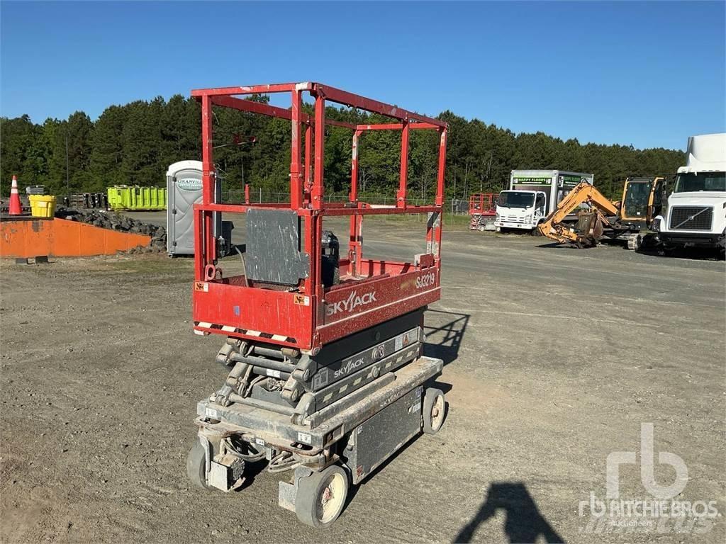 SkyJack SJ3219 가위형 리프트